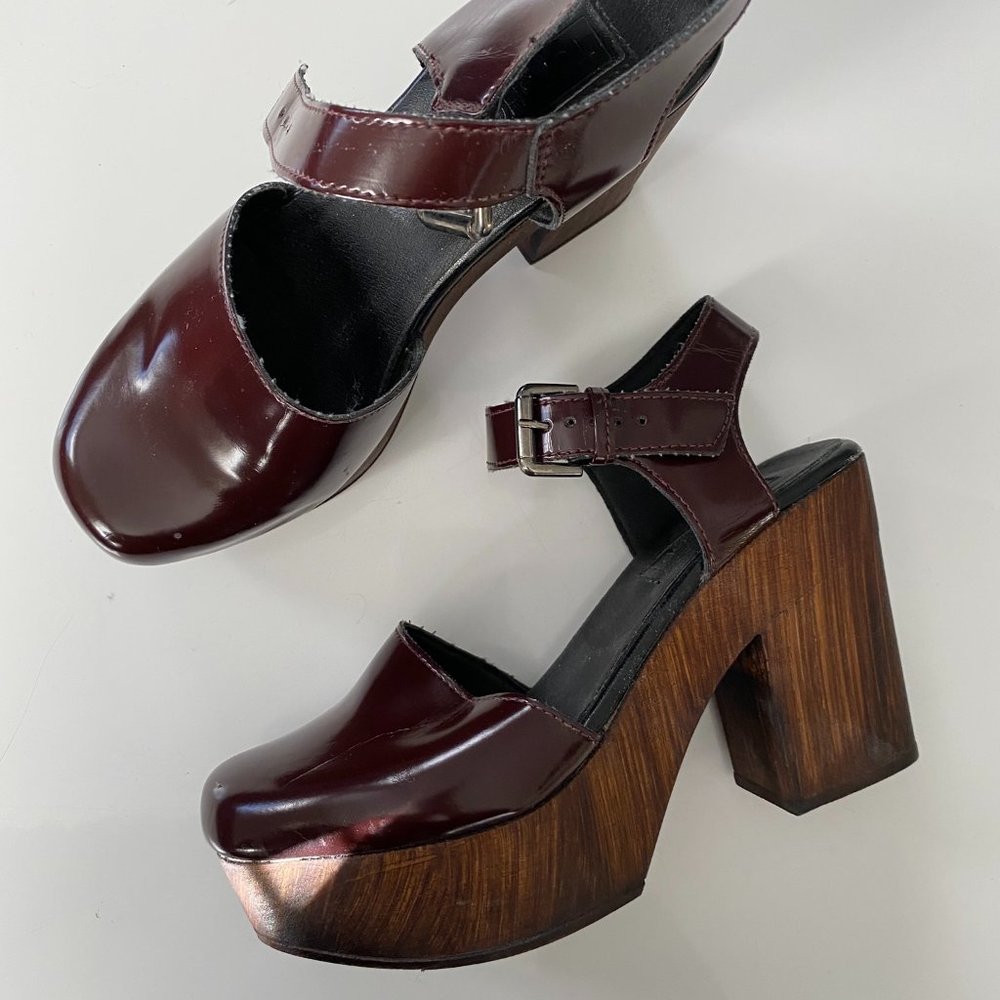 Topshop Wooden Smile Burgundy Platform (size 7)
